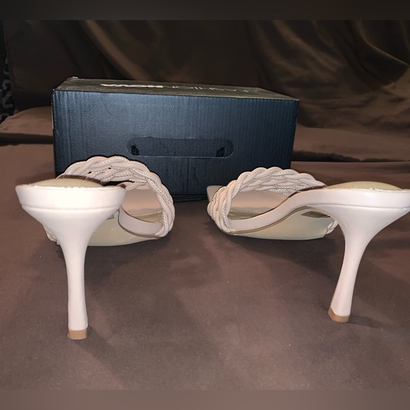 Rags to Riches Heels- Nude Size: 11 USA - Picture 6 of 6